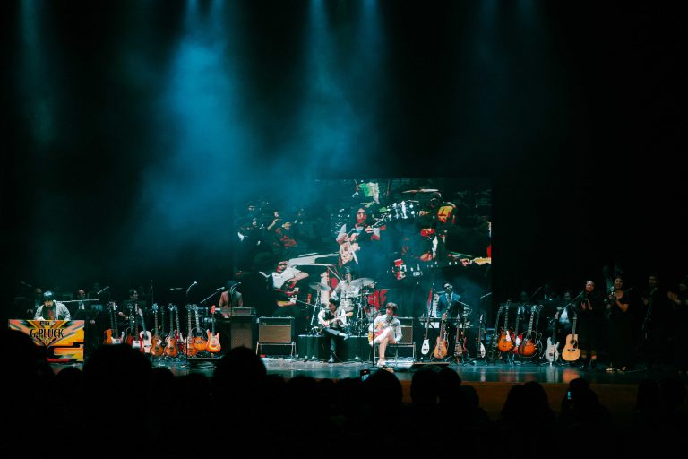 THE BEATLES - ACROSS THE UNIVERSE ACROSS THE GENERATIONS