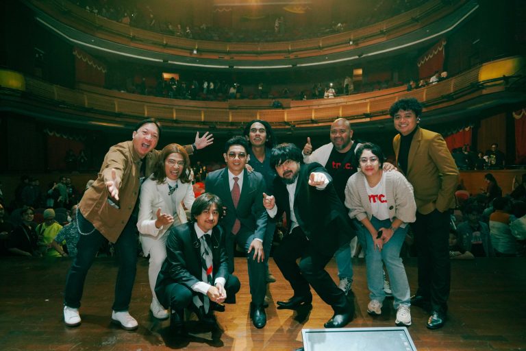 THE BEATLES - ACROSS THE UNIVERSE ACROSS THE GENERATIONS